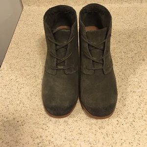 Tarmac Olive Burnished Lunata Lace up Booties